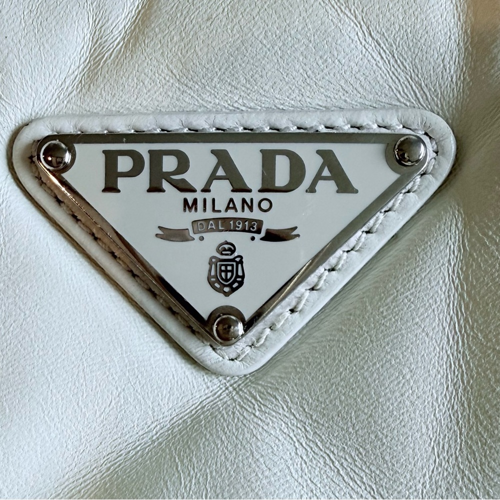💯 Authentic Prada Re-Edition 2005 Crossbody Bag - White (with dust bag) - Picture 7 of 16